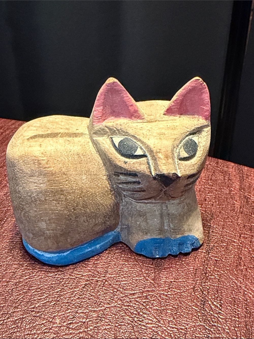 Cintage Hand Carved Wooden Cat Figurine-Primitive Folkart